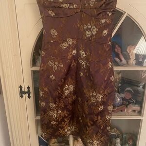 To the Max Brown and Green Textured Fabric strapless floral 4